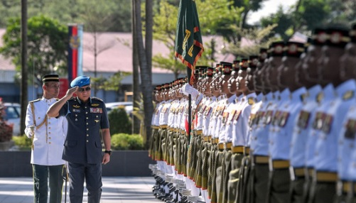 马来西亚新任武装部队总参谋长阿芬迪走马上任